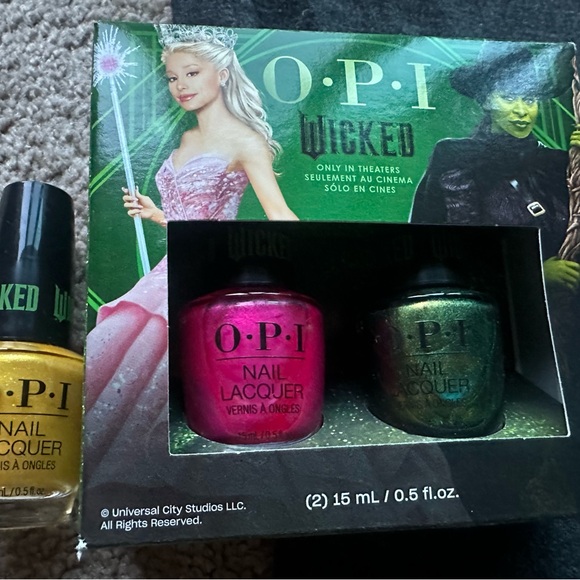 Wicked Bundle: Med Tee, Playbill, OPI Polishes, reloadable Starbucks gift cards - Picture 7 of 10